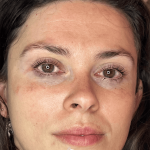 Effective anti wrinkle mask helping to smooth fine lines while improving skin texture and radiance.